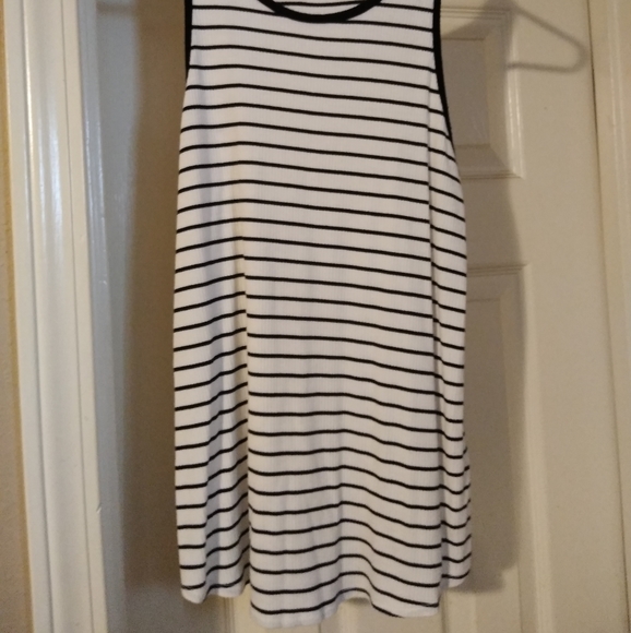 Super cute Tank - Picture 4 of 7